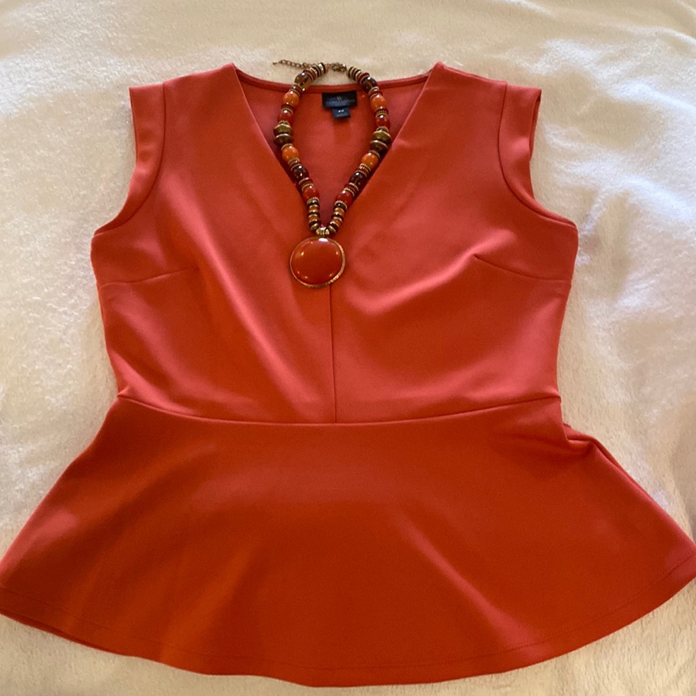 Worthinton petplum blouses for women’s new no tags and necklace